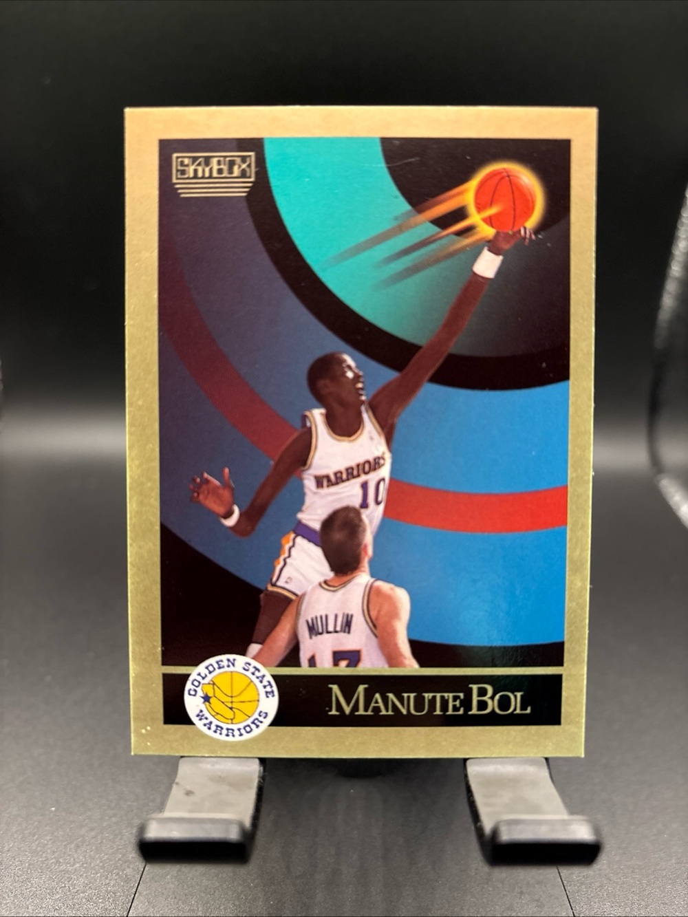 1990-91 SkyBox #94 Manute Bol Basketball Card